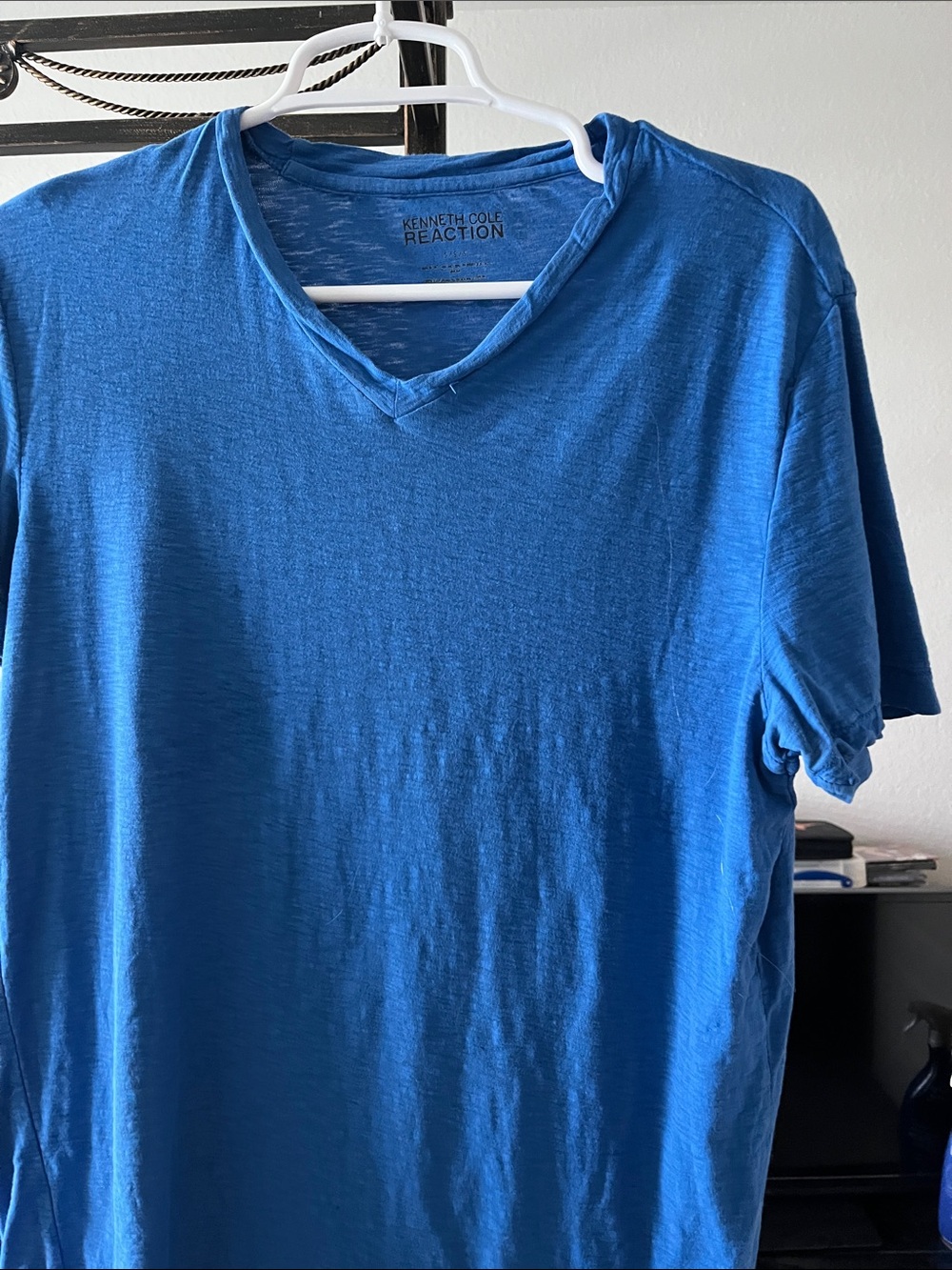 Kenneth Cole Reaction Men’s Royal Blue V-Neck Short Sleeve Tee